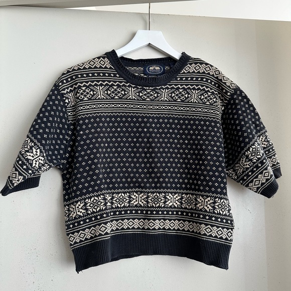 Vintage Winter Print Navy Short Sleeve Sweater - Picture 2 of 4
